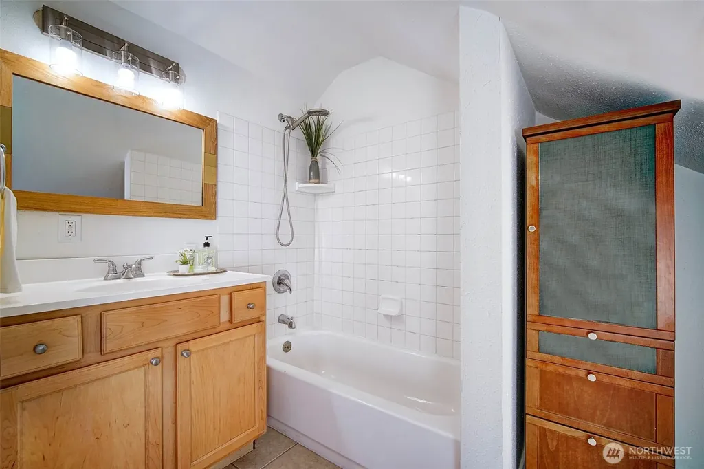 10633 21st Avenue SW Seattle WA 98146