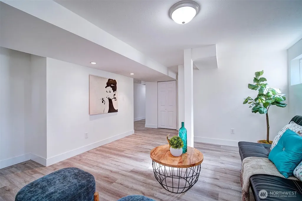 10633 21st Avenue SW Seattle WA 98146