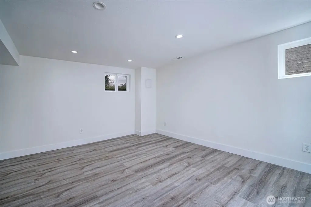 10633 21st Avenue SW Seattle WA 98146