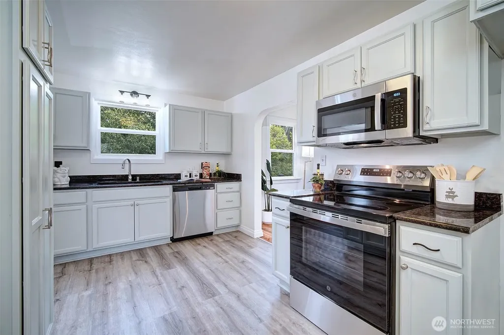 10633 21st Avenue SW Seattle WA 98146