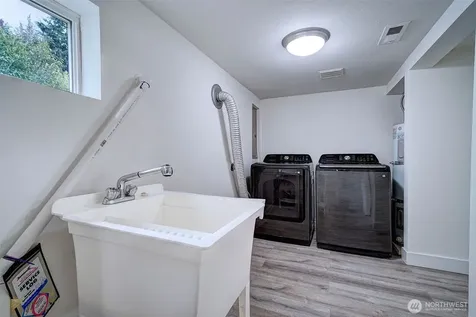 10633 21st Avenue SW Seattle WA 98146
