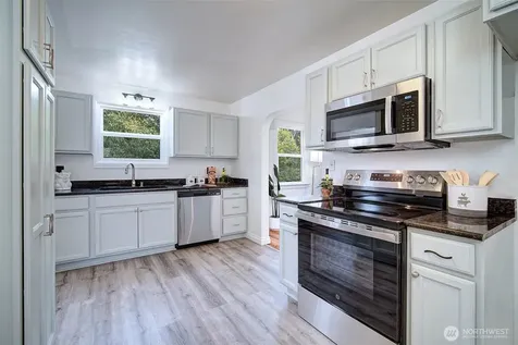 10633 21st Avenue SW Seattle WA 98146