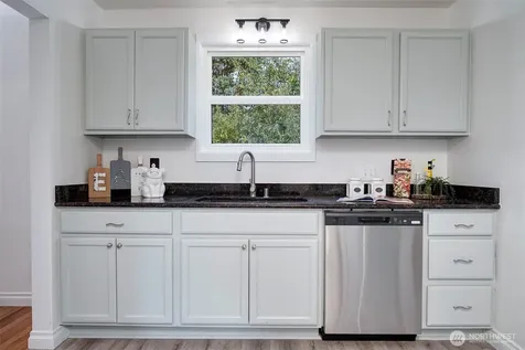 10633 21st Avenue SW Seattle WA 98146