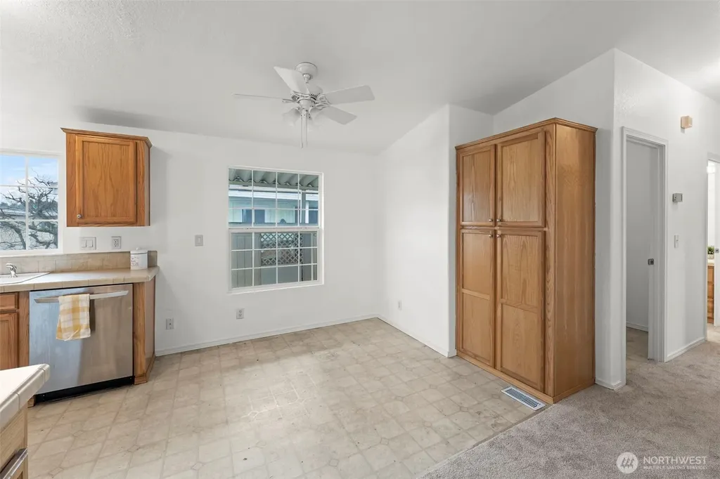 10526 60th Street Ct E Puyallup WA 98372