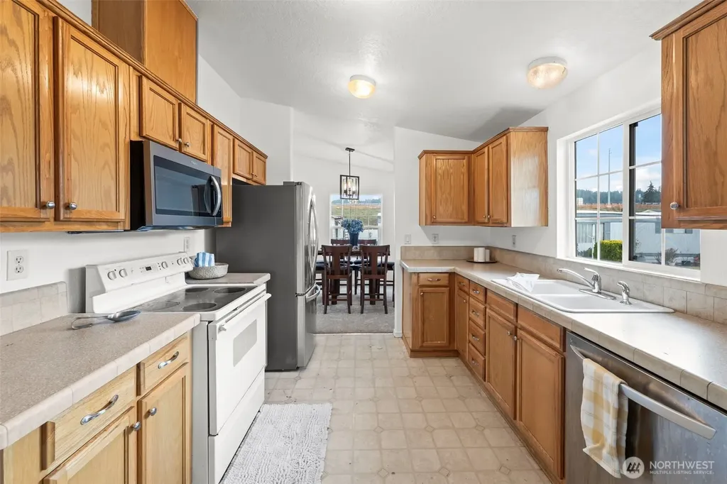 10526 60th Street Ct E Puyallup WA 98372