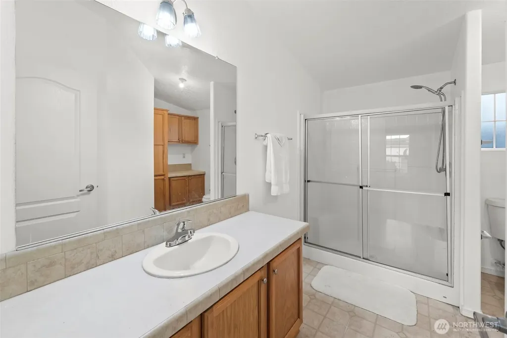10526 60th Street Ct E Puyallup WA 98372