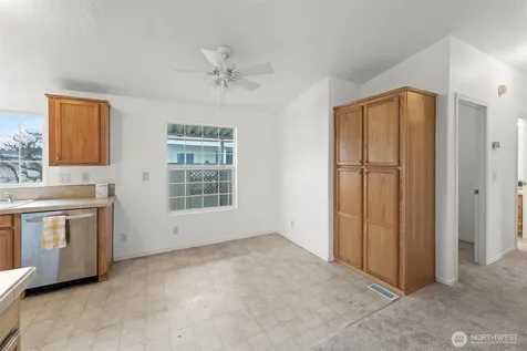 10526 60th Street Ct E Puyallup WA 98372