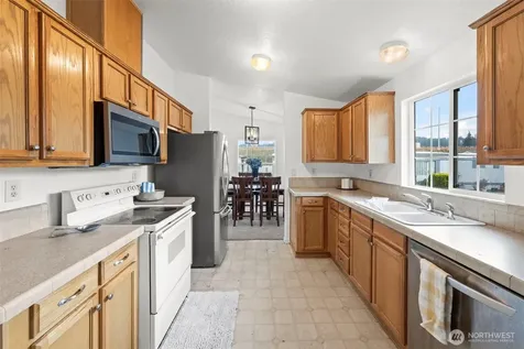 10526 60th Street Ct E Puyallup WA 98372