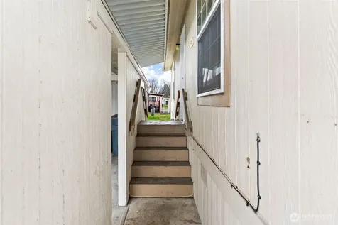 10526 60th Street Ct E Puyallup WA 98372