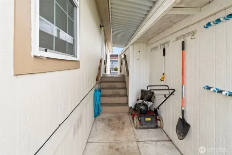10526 60th Street Ct E Puyallup WA 98372