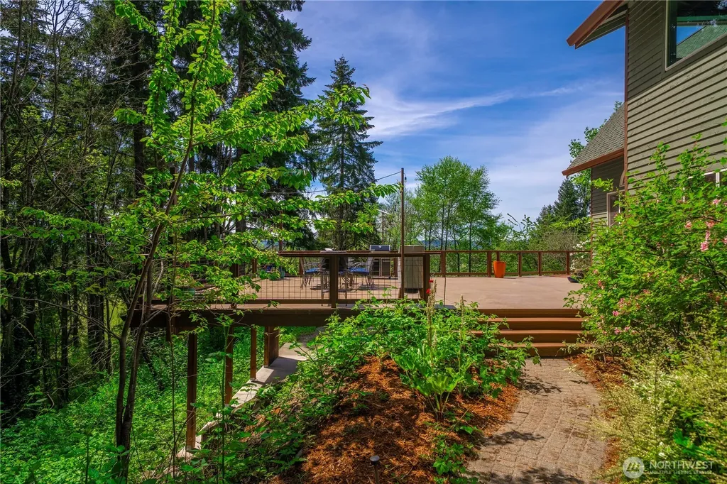 10507 48th Street E Edgewood WA 98372