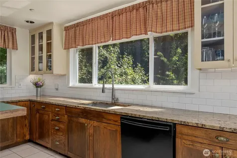 10507 48th Street E Edgewood WA 98372