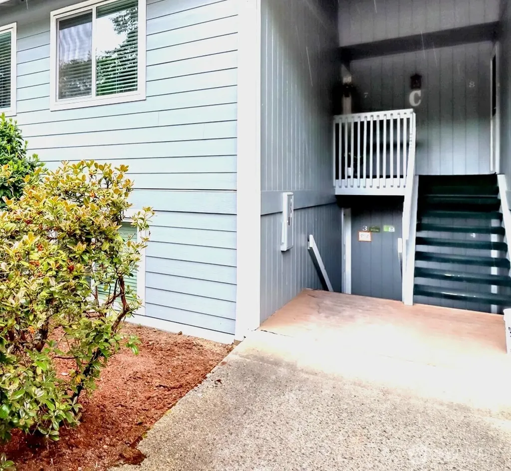 2949 Mile Hill Drive SE Port Orchard WA 98366