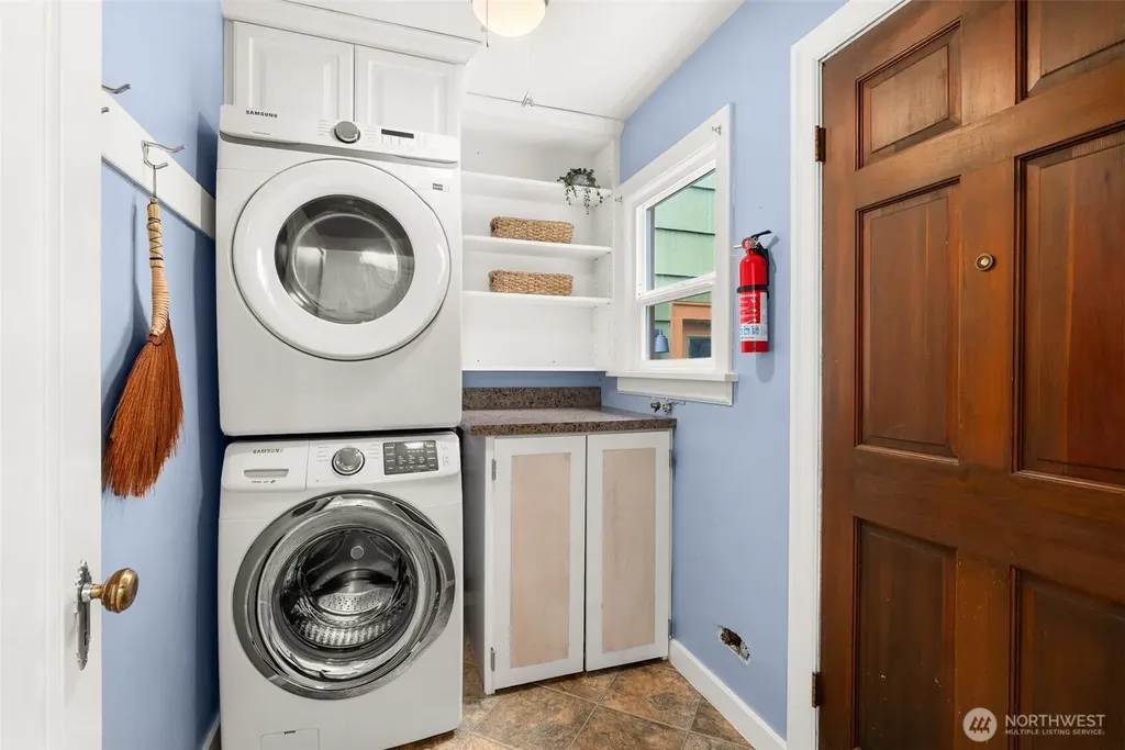 1912 Elliott Avenue NW Olympia WA 98502