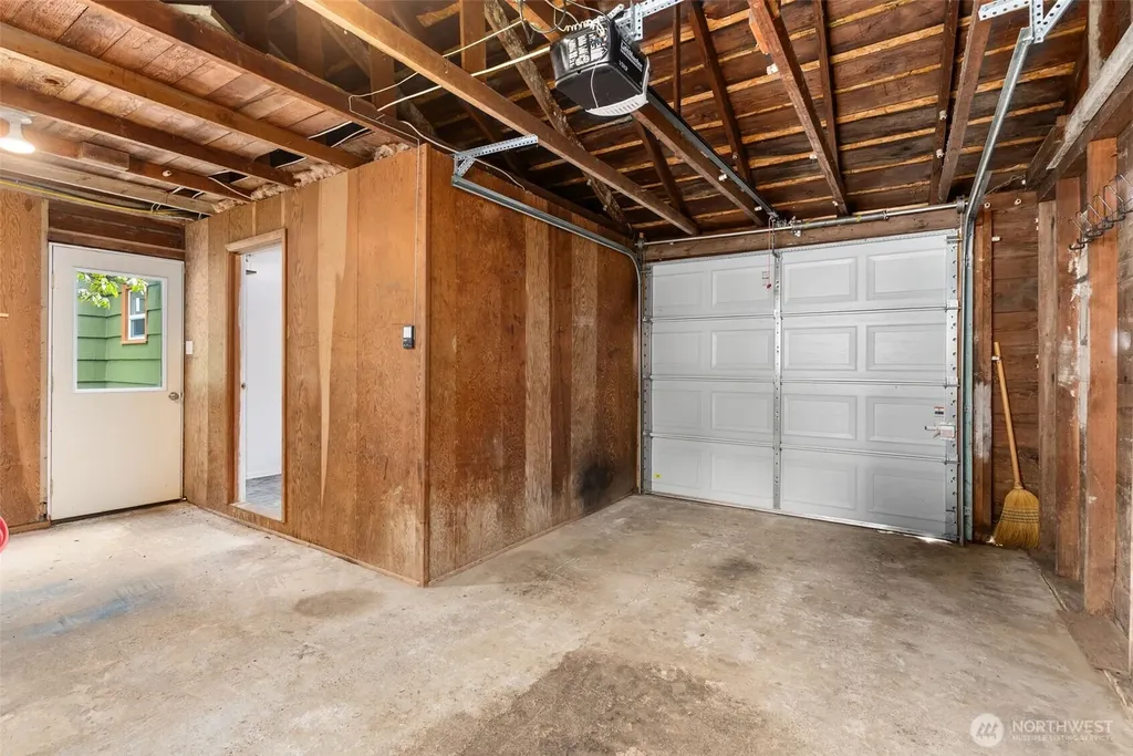 1912 Elliott Avenue NW Olympia WA 98502