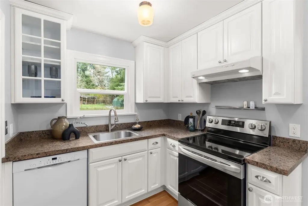 1912 Elliott Avenue NW Olympia WA 98502