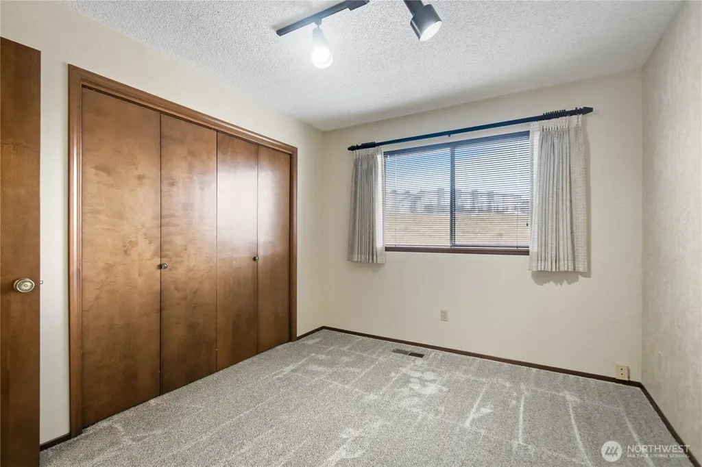 608 Anchor Place Selah WA 98942