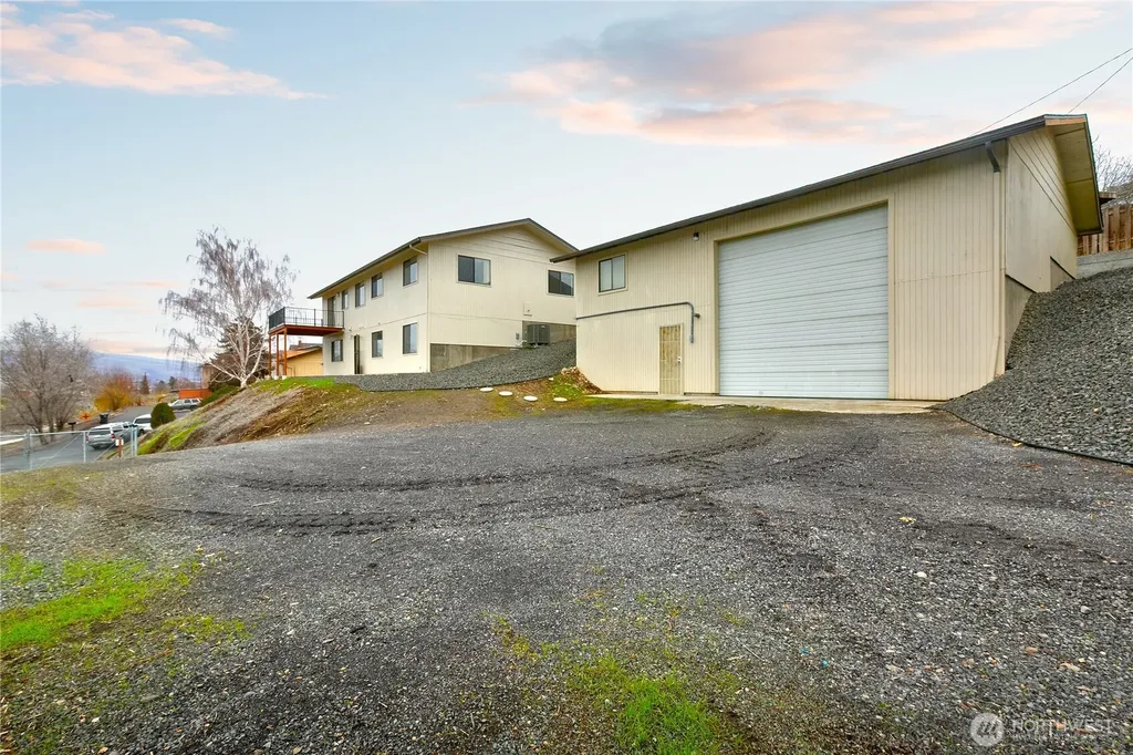 608 Anchor Place Selah WA 98942