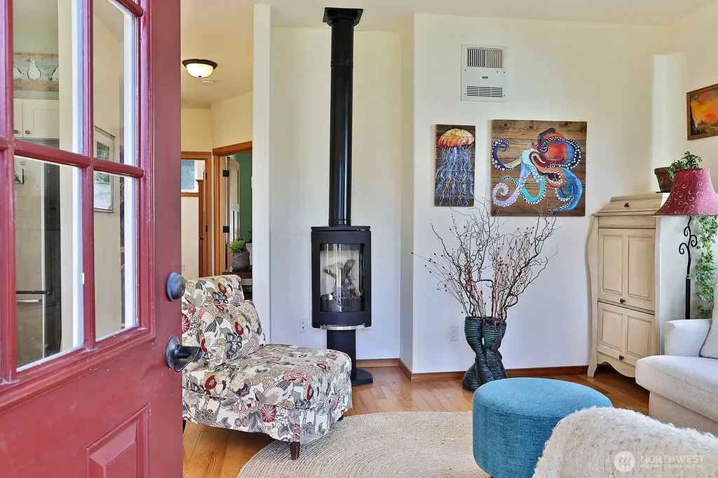1043 Village Loop Langley WA 98260