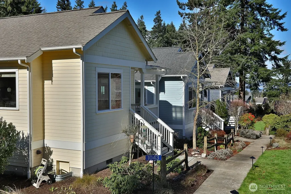 1043 Village Loop Langley WA 98260