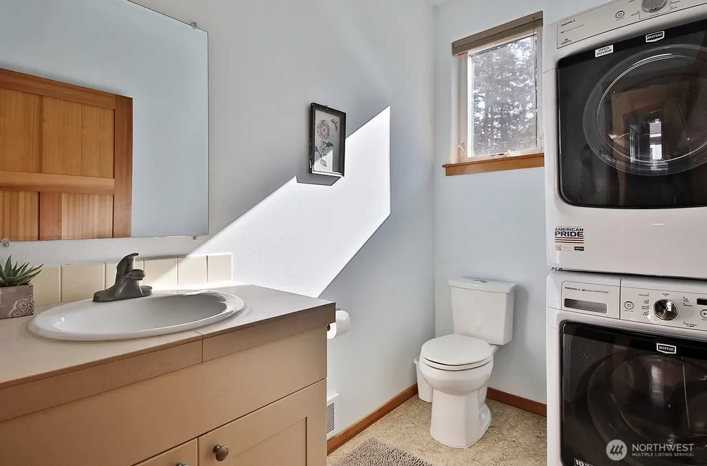 1043 Village Loop Langley WA 98260