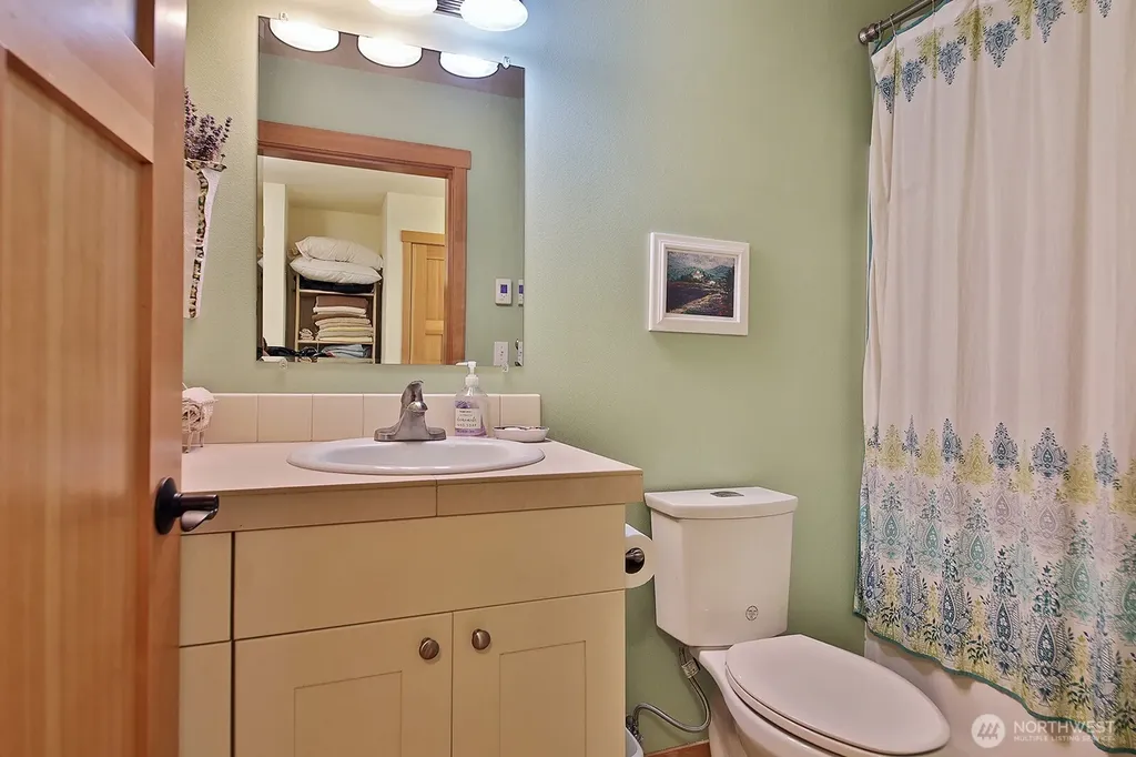 1043 Village Loop Langley WA 98260