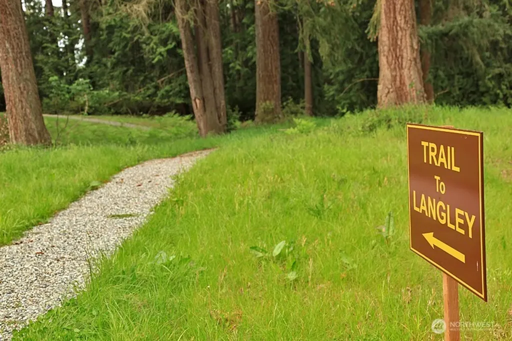 1043 Village Loop Langley WA 98260