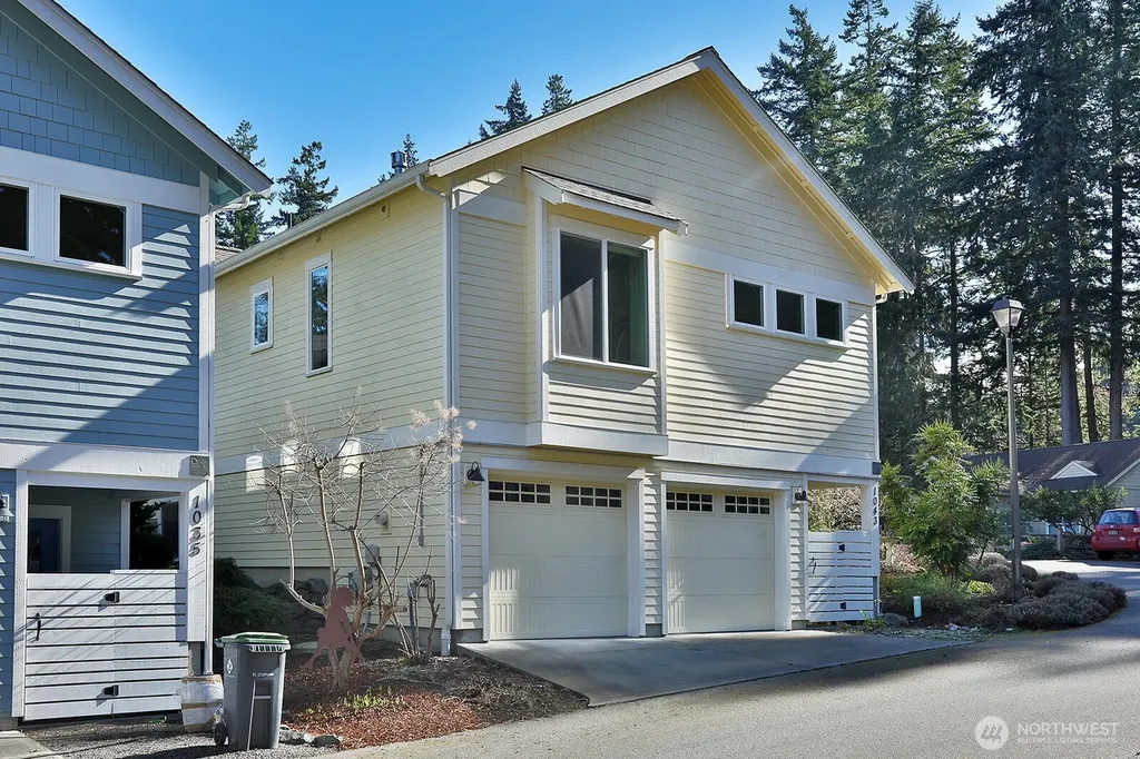 1043 Village Loop Langley WA 98260