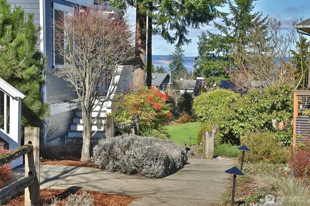1043 Village Loop Langley WA 98260