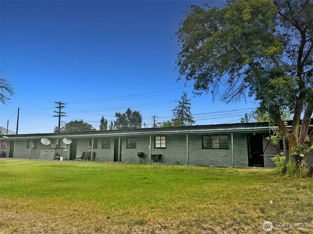 616 Columbia Avenue Bridgeport WA 98813
