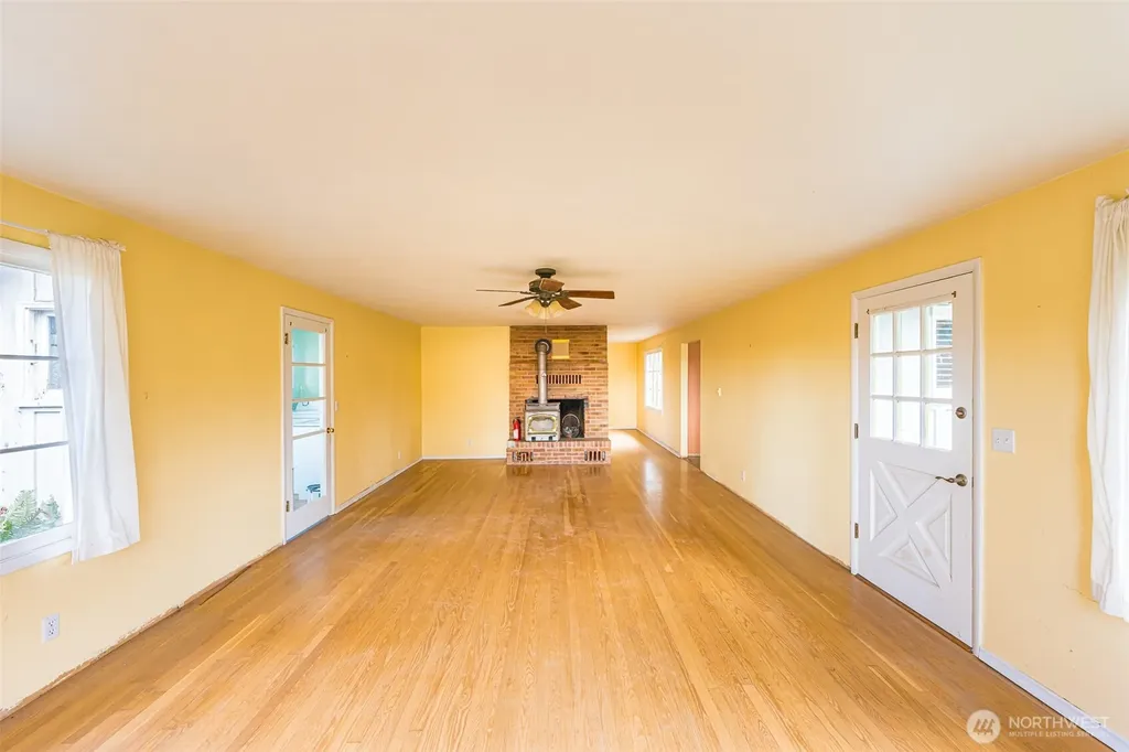 7171 Old Olympic Highway Sequim WA 98382