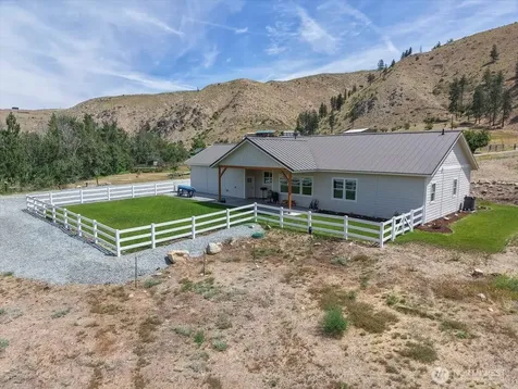87 Burma Road Methow WA 98834