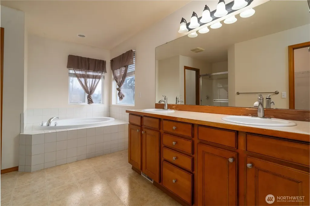 4729 Okanogan Drive SE Port Orchard WA 98366