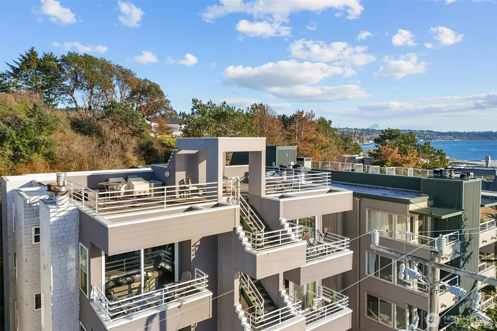 3200 Alki Avenue SW Seattle WA 98116