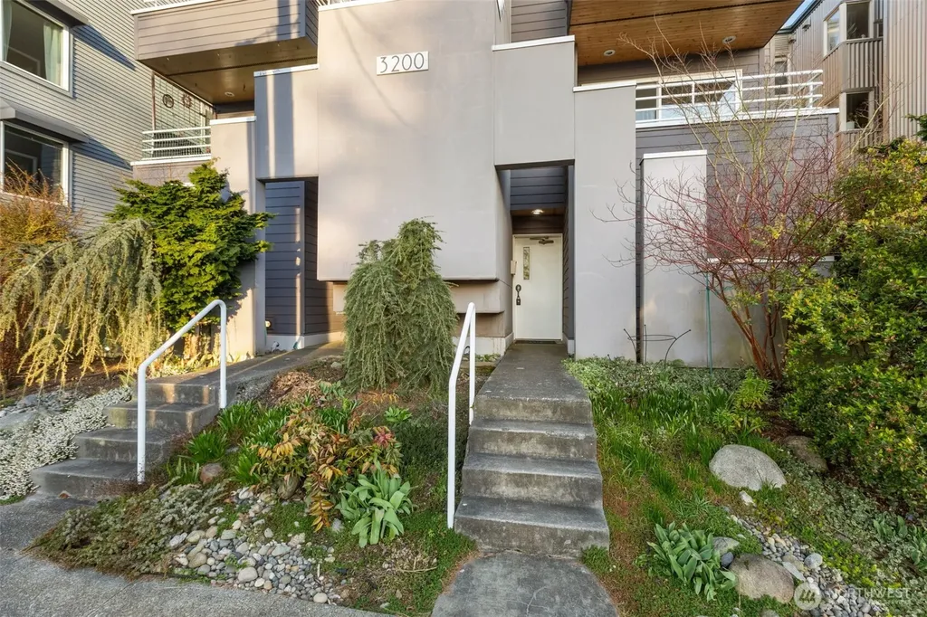 3200 Alki Avenue SW Seattle WA 98116