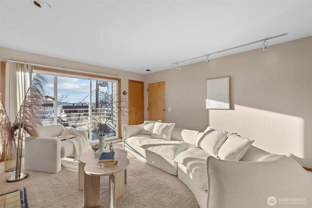 3200 Alki Avenue SW Seattle WA 98116