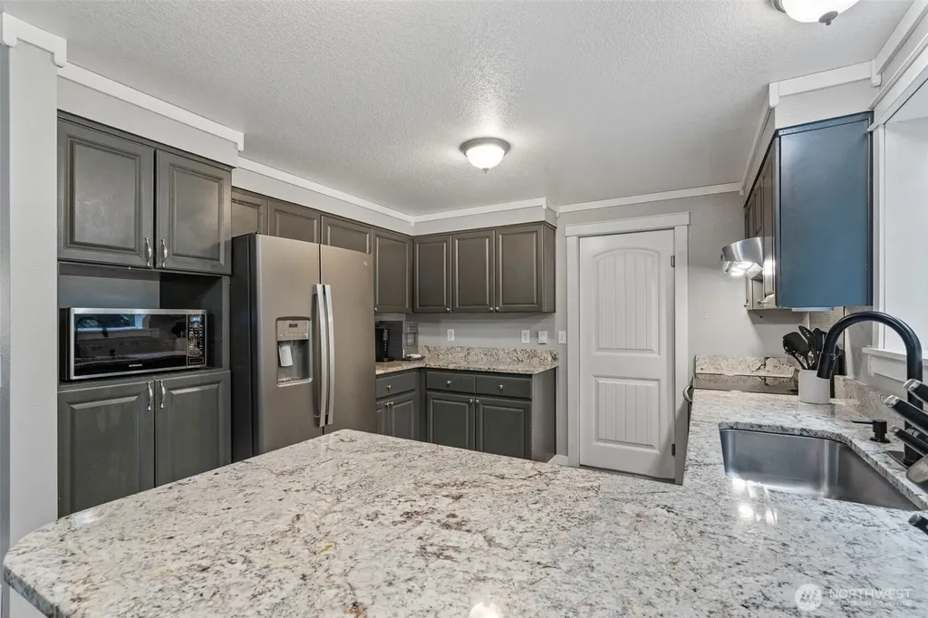 266 Bear View Drive Chehalis WA 98532