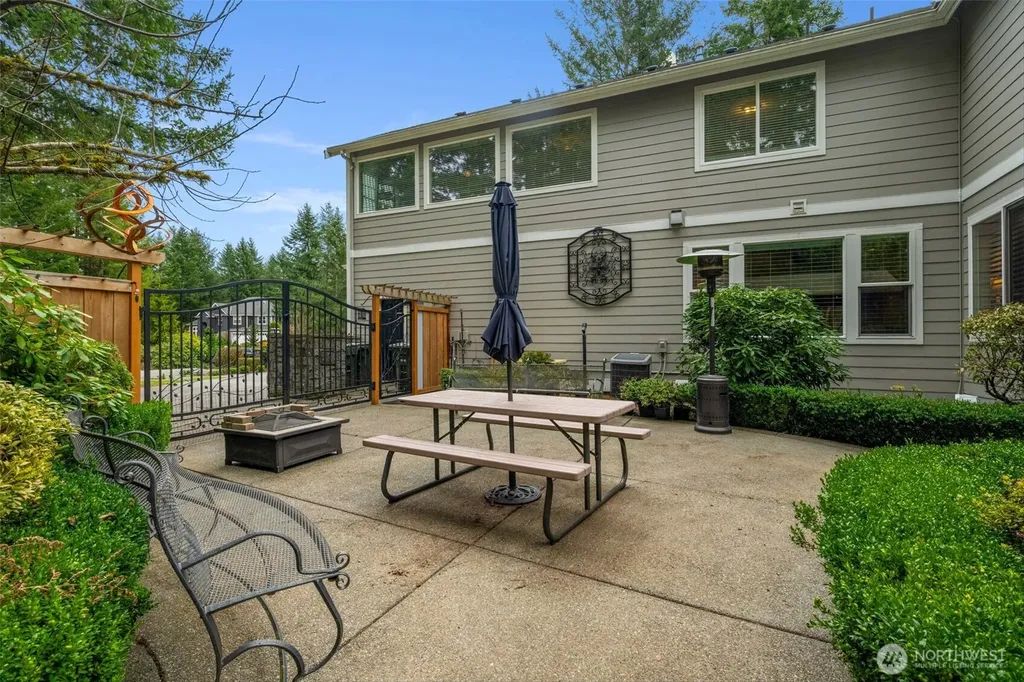 27565 265th Court SE Ravensdale WA 98051