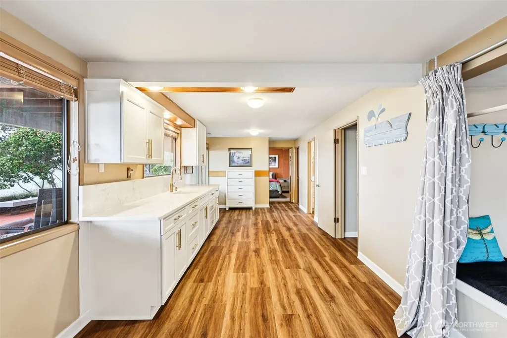 17340 Golden View Avenue La Conner WA 98257