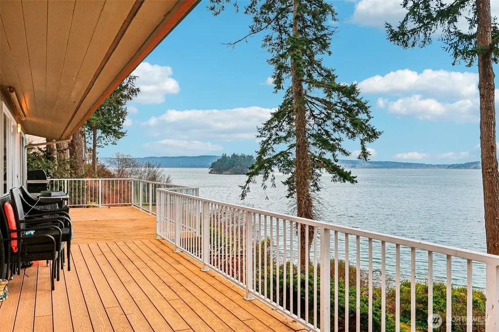 17340 Golden View Avenue La Conner WA 98257