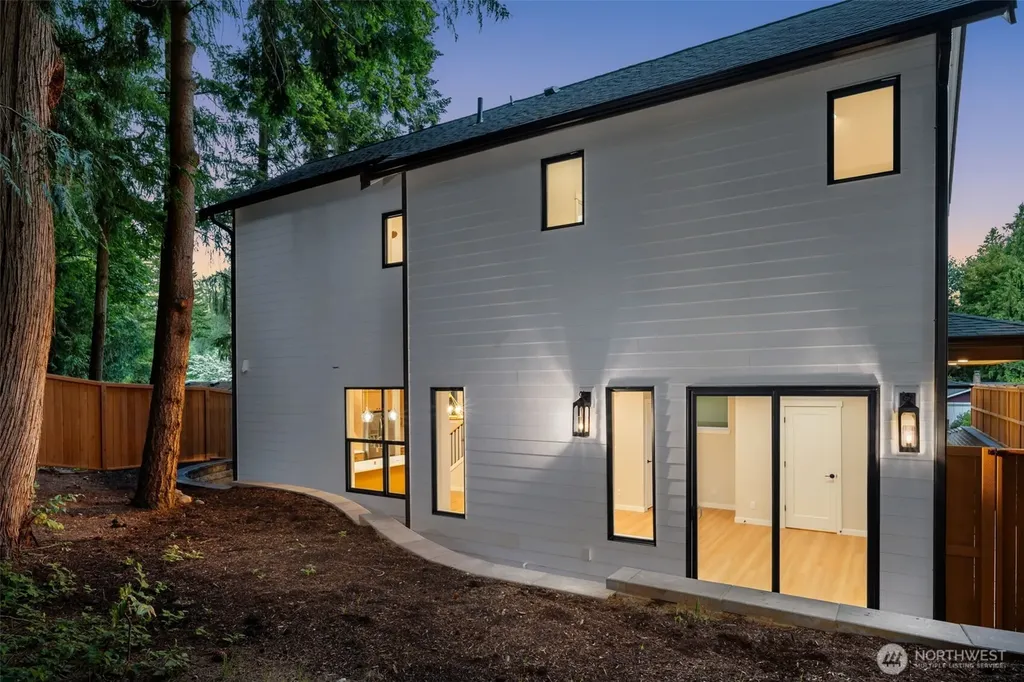 10602 NE 137th Place Kirkland WA 98034