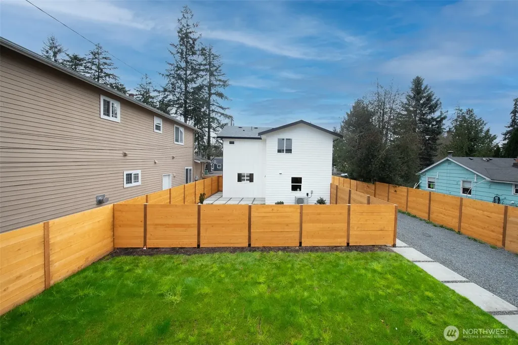 12531 25th Avenue NE Seattle WA 98125