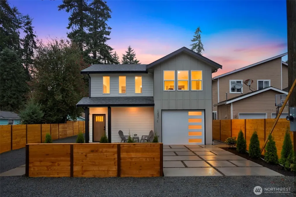 12531 25th Avenue NE Seattle WA 98125