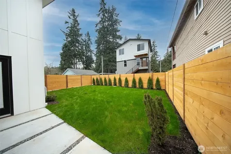 12531 25th Avenue NE Seattle WA 98125