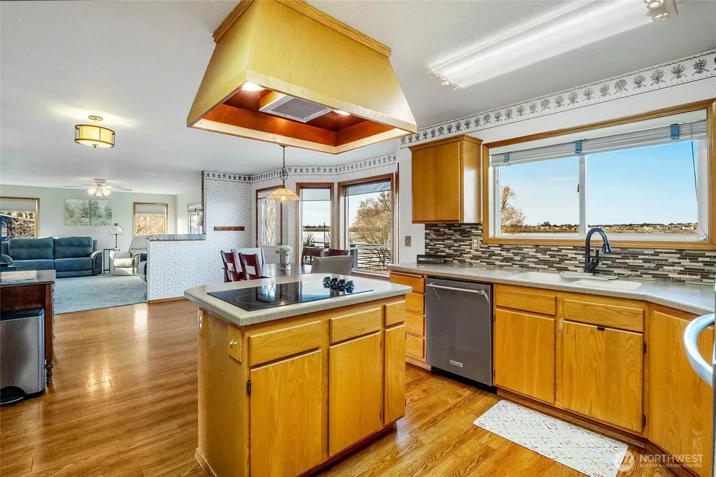4114 Shorecrest Drive NE Moses Lake WA 98837
