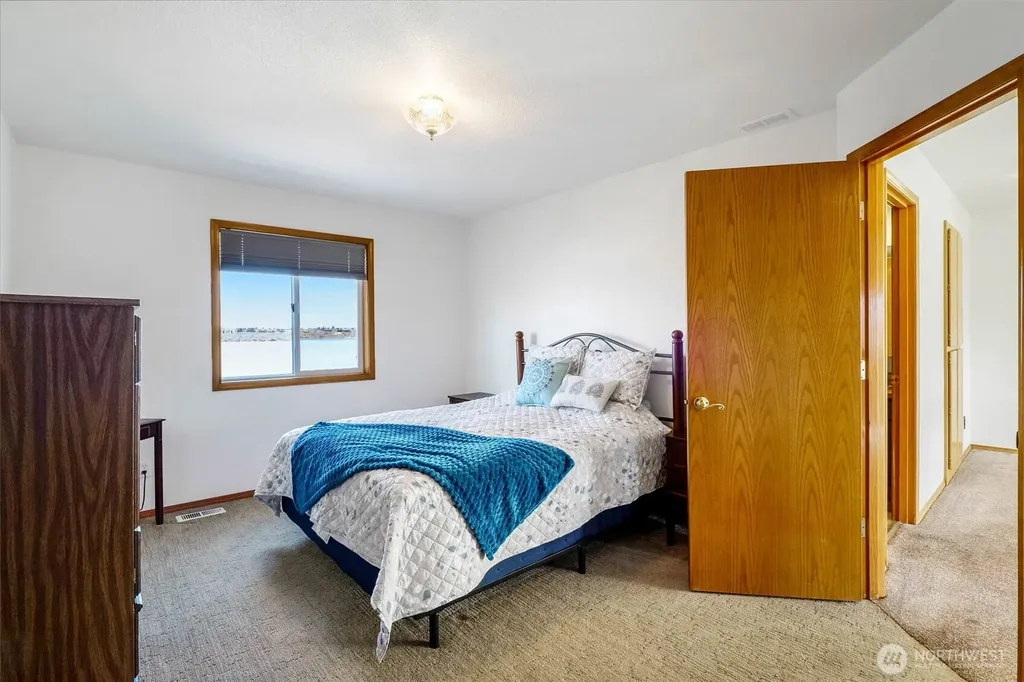 4114 Shorecrest Drive NE Moses Lake WA 98837
