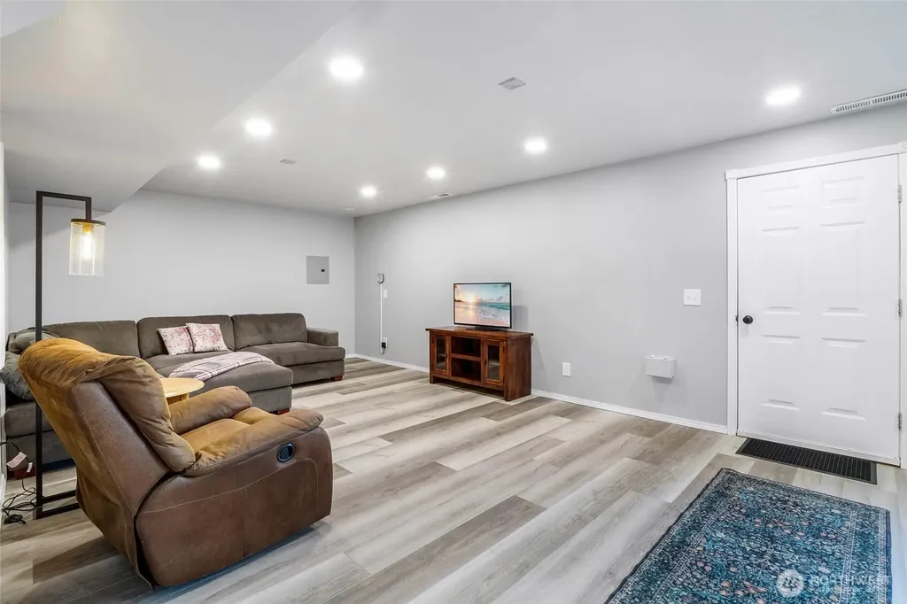 4114 Shorecrest Drive NE Moses Lake WA 98837