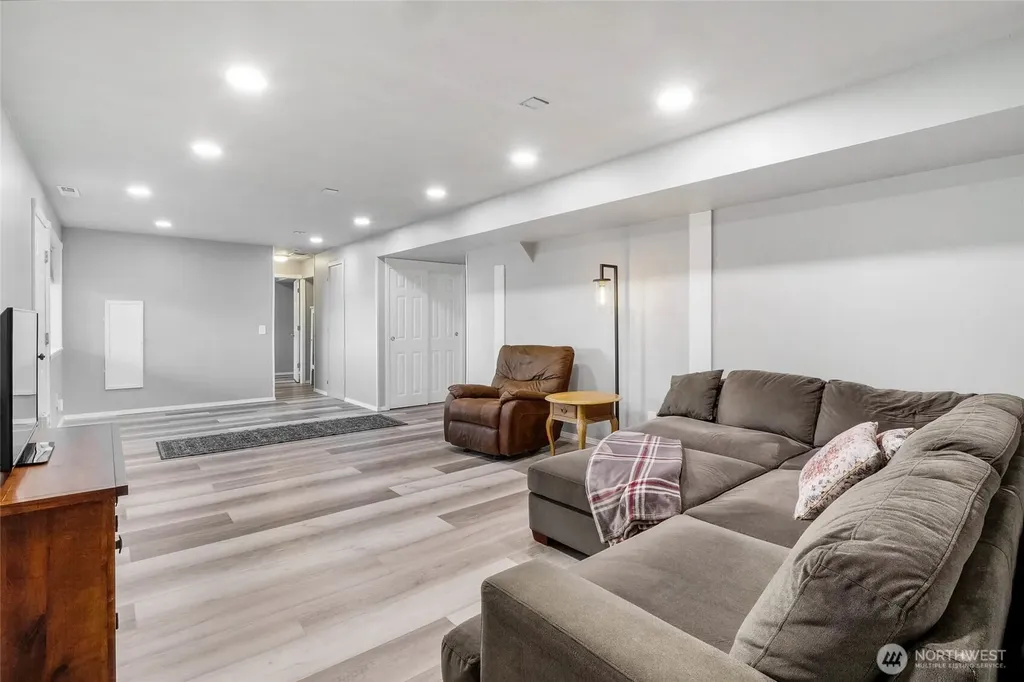 4114 Shorecrest Drive NE Moses Lake WA 98837