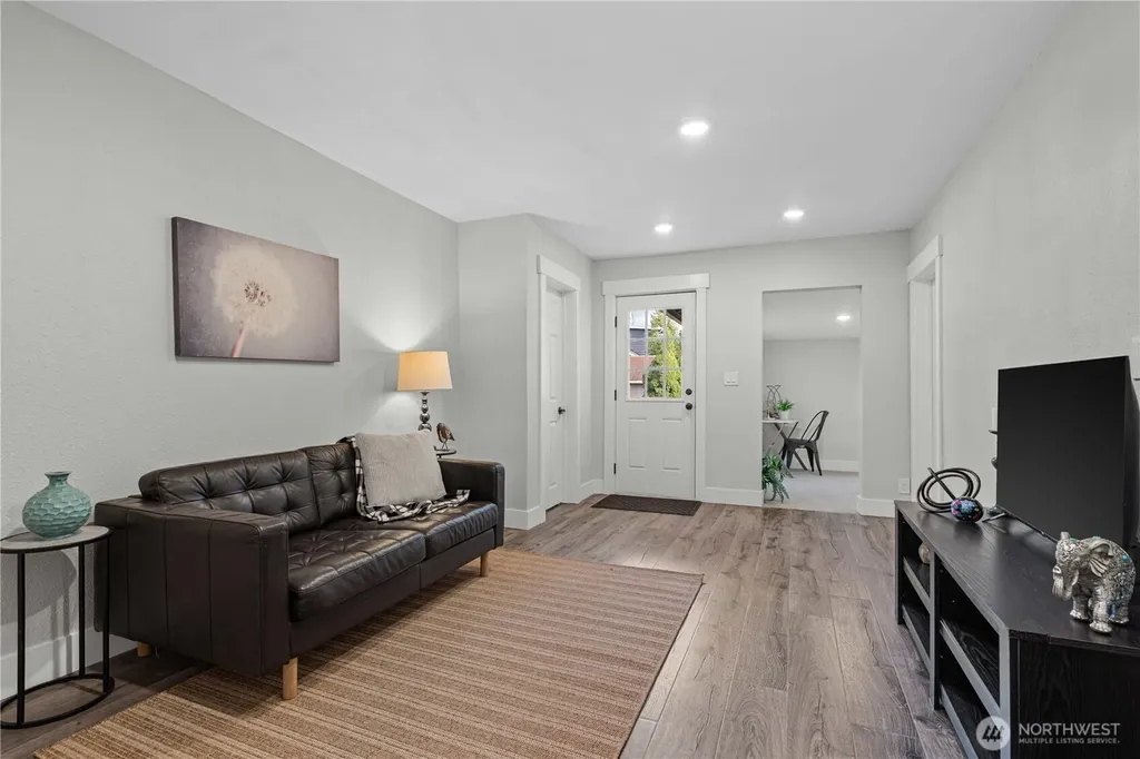 5526 20th Avenue S Seattle WA 98108