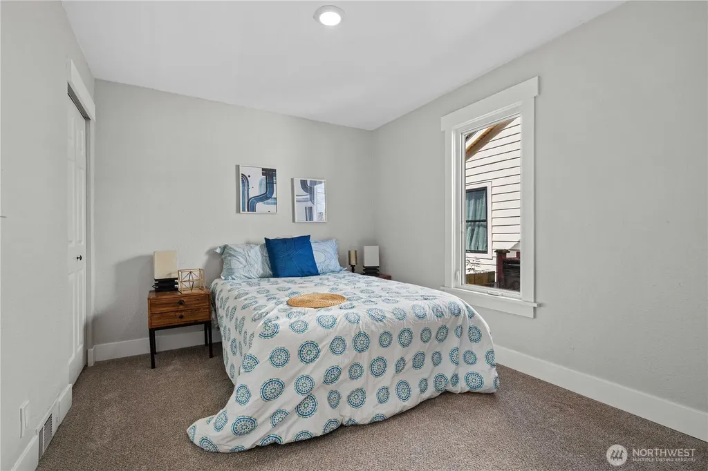 5526 20th Avenue S Seattle WA 98108